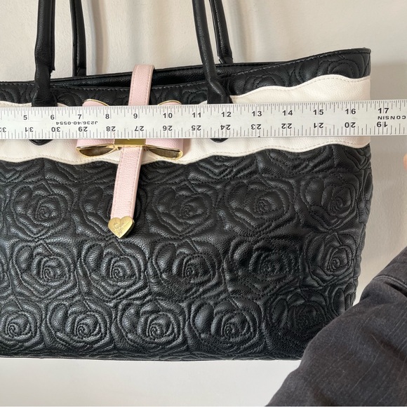 Betsey Johnson Black Quilted Rose Shoulder Tote Bag Black White Pink Bow Large - Picture 12 of 13
